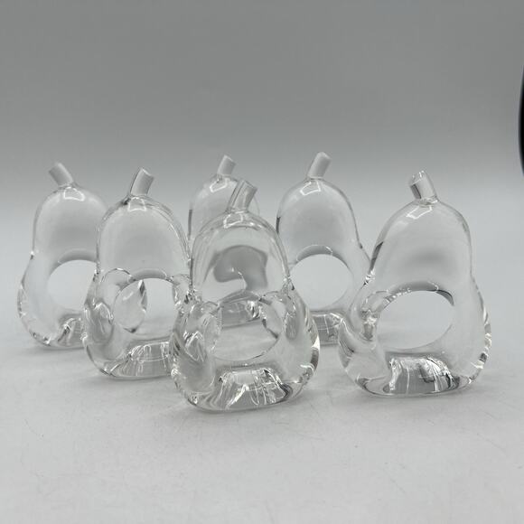 Vintage Clear Lucite Pear Shaped Napkin Rings Fruit Summer Spring MCM Taiwan 3" - Picture 2 of 4